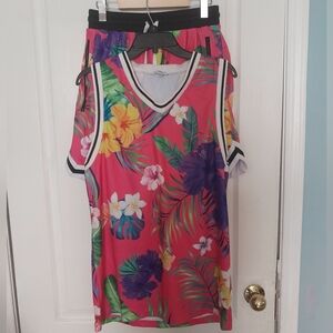 Fashion Nova Men Floral V-Neck Tank in Hot Pink and White